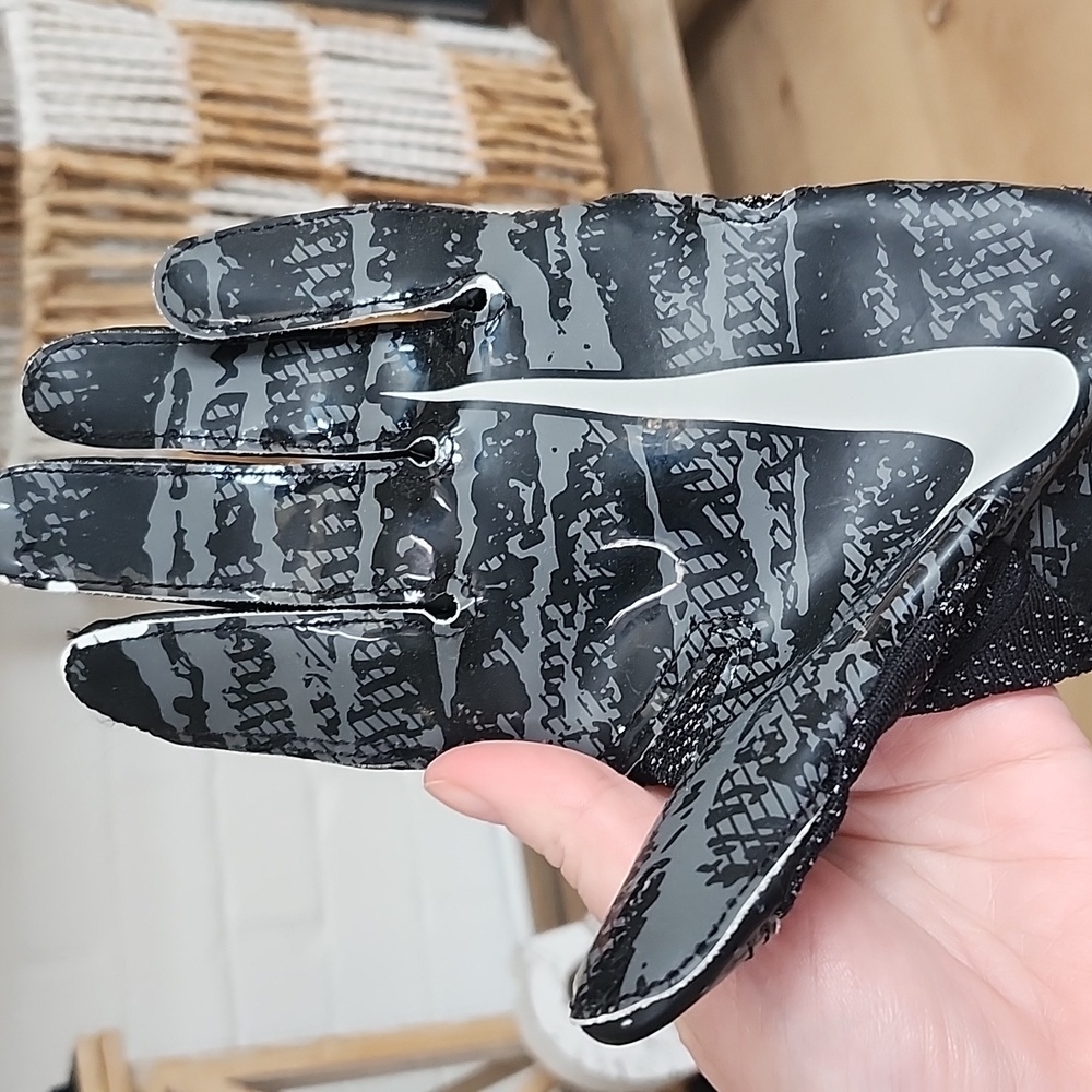 Nike football gloves, large - Picture 3 of 6